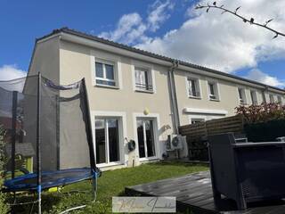 Vente Maison 4 pièces 86 m² Saint-Genis-Pouilly 01630