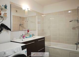 Buy Apartment t4 87 m² Chevry 01170