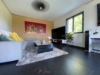 Vente Maison individuelle 6 pièces 198 m² Saint-Genis-Pouilly 01630