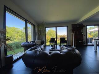 Vente Maison individuelle 6 pièces 198 m² Saint-Genis-Pouilly 01630