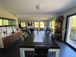 Vente Maison individuelle 6 pièces 198 m² Saint-Genis-Pouilly 01630