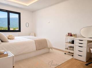 Buy House maison contemporaine 5 rooms 133 m² Saint-Genis-Pouilly 01630