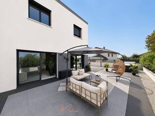 Buy House maison contemporaine 5 rooms 133 m² Saint-Genis-Pouilly 01630