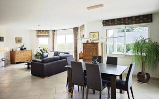 Vente Maison villa 6 pièces 182 m² Cessy 01170