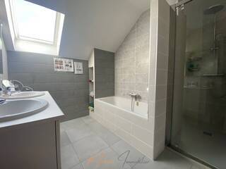 Vente Maison 5 pièces 124 m² Gex 01170