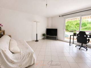 Vente Appartement 3 pièces 78 m² Chevry 01170