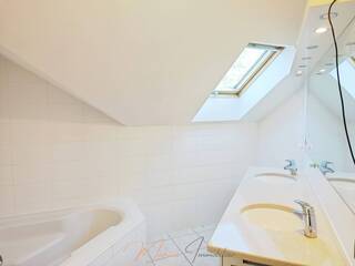 Vente Maison 8 pièces 191 m² Échenevex 01170