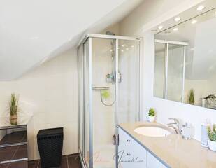 Vente Maison 8 pièces 191 m² Échenevex 01170