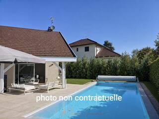 Vente Maison 8 pièces 191 m² Échenevex 01170