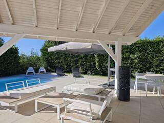 Vente Maison 8 pièces 191 m² Échenevex 01170