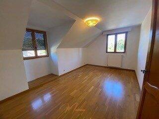 Location Maison 8 pièces 186 m² Divonne-les-Bains 01220