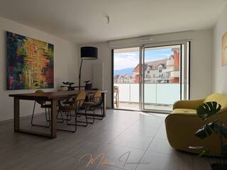 Buy Apartment 4 rooms 80 m² Saint-Genis-Pouilly 01630