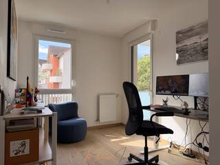 Buy Apartment 4 rooms 80 m² Saint-Genis-Pouilly 01630