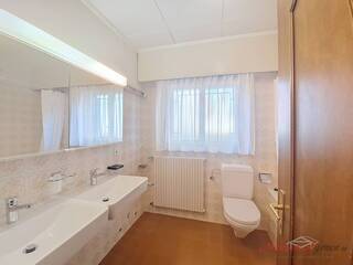 Rent Chalet 6.5 rooms 160 m² Montana-Village 3963