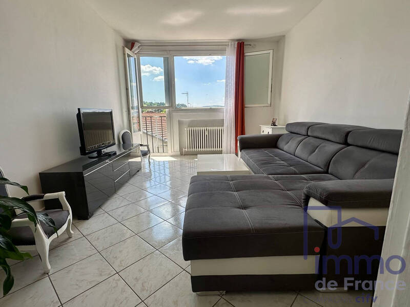 Appartement 2 pièces 55 m² · à Le Chambon-Feugerolles · 55 m² · 45 000 €