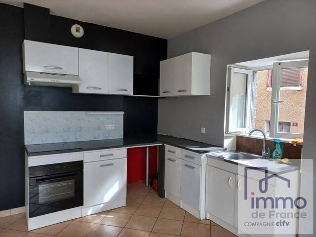 Location Maison 6 pièces 118 m² Haute-Rivoire 69610