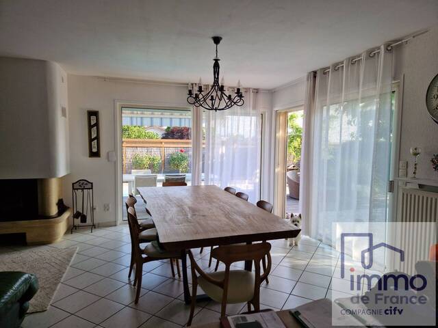 Vente Maison villa 7 pièces 155 m² Saint-Cyprien 42160