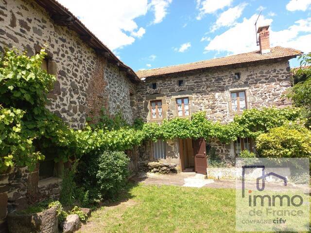 Vente Maison ferme 6 pièces 420 m² Polignac 43000