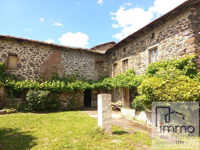 Vente Maison ferme 6 pièces 420 m² Polignac 43000