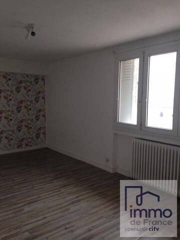 Location Appartement studio 1 pièce 32 m² Saint-Étienne 42000