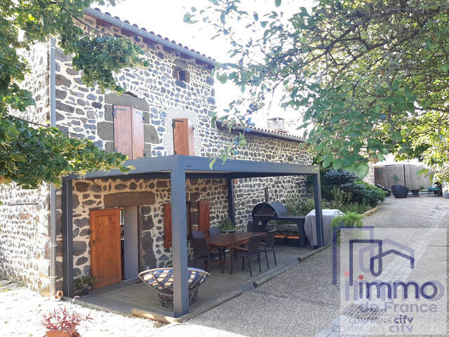 Vente Maison ferme 6 pièces 200 m² Le Puy-en-Velay 43000