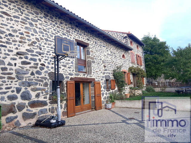 Vente Maison ferme 6 pièces 200 m² Le Puy-en-Velay 43000