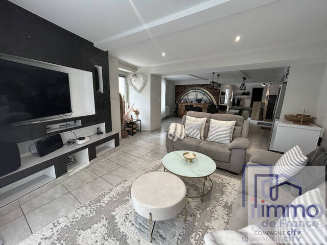 Vente Maison villa 7 pièces 143 m² Andrézieux-Bouthéon 42160