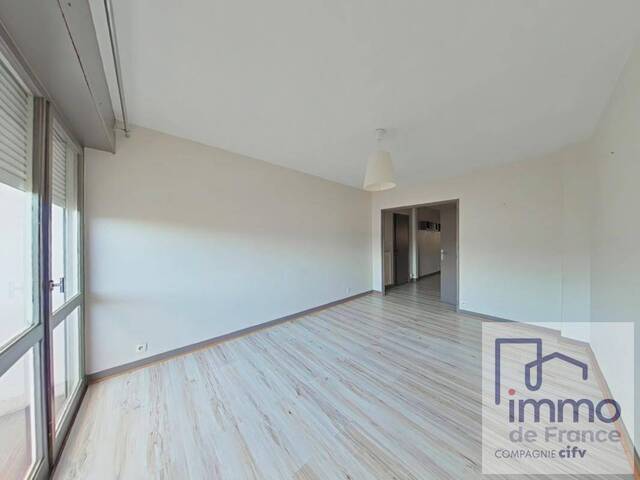 Location Appartement t3 61 m² Fraisses 42490