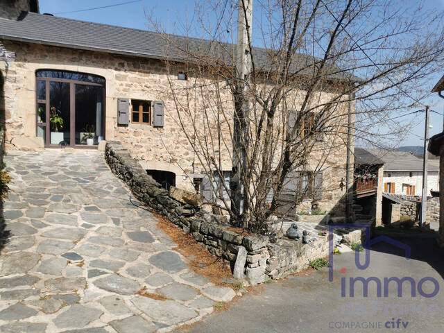 Vente Maison ferme 5 pièces 167 m² Le Puy-en-Velay 43000