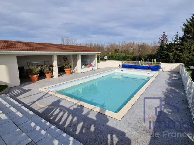 Vente Maison villa 6 pièces 200 m² Saint-Cyprien 42160