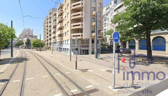 Vente Local bureau 820 m² Saint-Étienne 42000