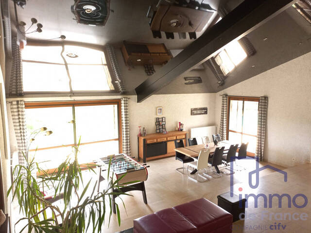 Vente Maison villa 7 pièces 227 m² Coubon 43700