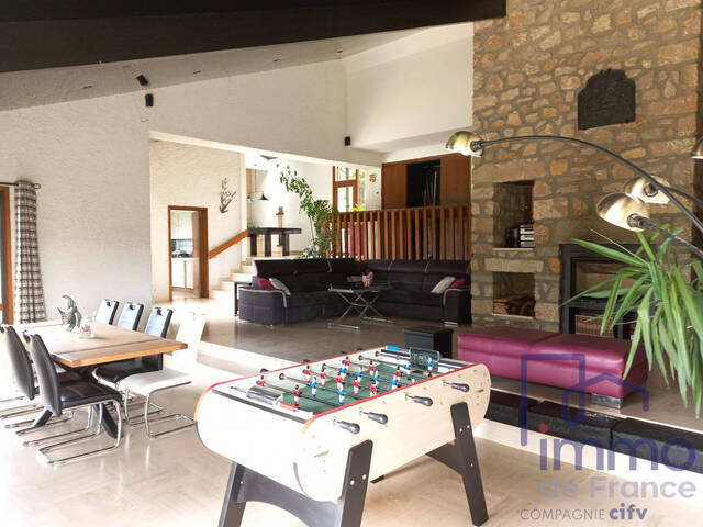 Vente Maison villa 7 pièces 227 m² Coubon 43700