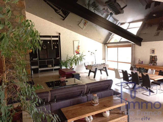 Vente Maison villa 7 pièces 227 m² Le Puy-en-Velay 43000