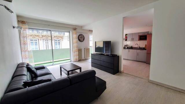Location Appartement chambre 1 pièce 27 m² Saint-Étienne 42000
