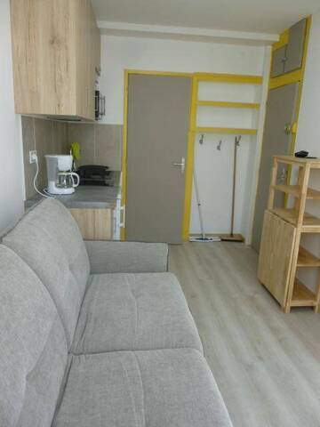 Rent Apartment studio 1 room 12 m² Brives-Charensac 43700
