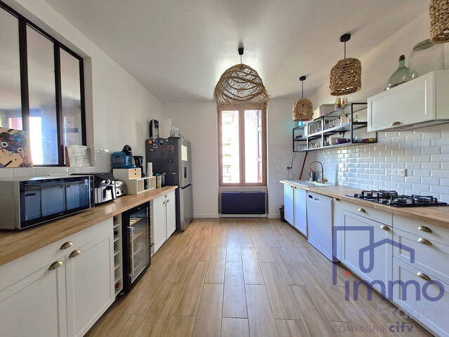 Sale Apartment 5 rooms 139 m² Saint-Chamond 42400