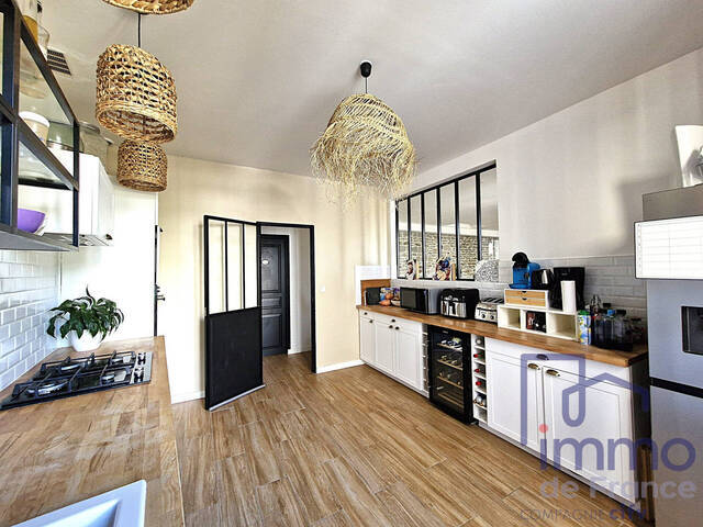 Sale Apartment 5 rooms 139 m² Saint-Chamond 42400