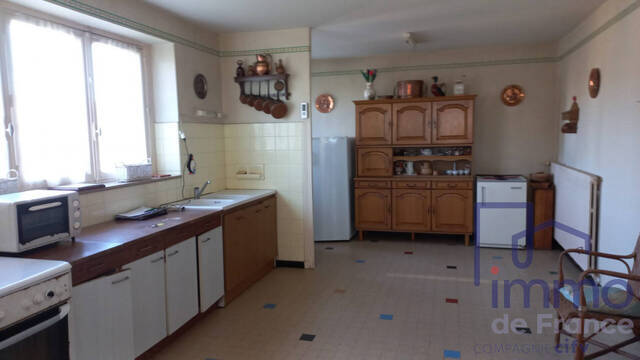 Sale House maison traditionnelle 7 rooms 154 m² Sanssac-l'Église 43320
