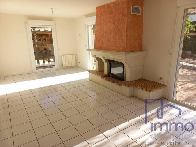 Sale House villa 7 rooms 125 m² Saint-Germain-Laprade 43700