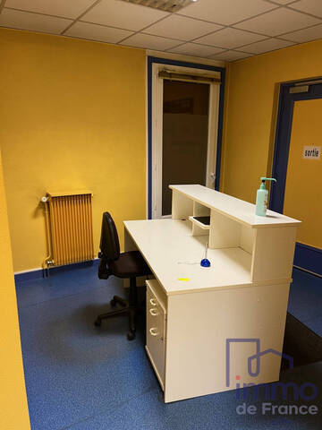 Vente Local bureau 5 pièces 97 m² Le Puy-en-Velay 43000