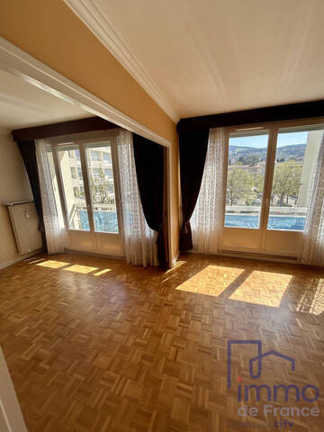 Vente Appartement 4 pièces 102 m² Le Chambon-Feugerolles 42500
