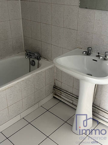 Vente Appartement 1 pièce 30 m² Saint-Étienne 42000