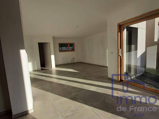 Vente Maison villa 4 pièces 114.5 m² Saint-Bonnet-les-Oules 42330
