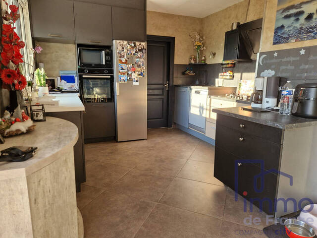 Sale House maison traditionnelle 8 rooms 153 m² Saint-Bonnet-les-Oules 42330