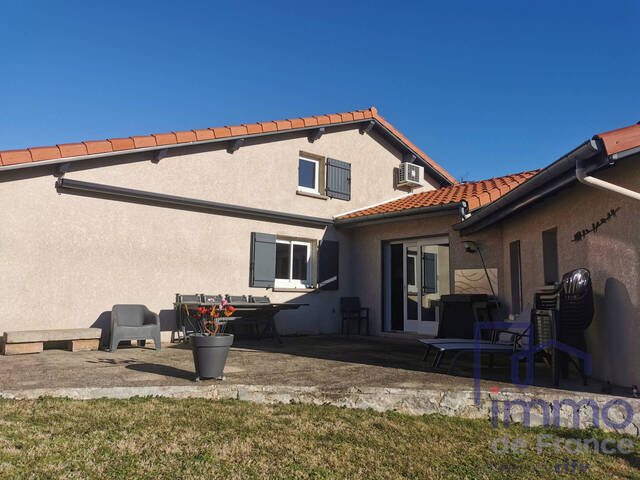 Vente Maison villa 9 pièces 168 m² Montbrison 42600