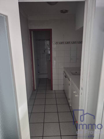 Vente Local commercial 95 m² Saint-Chamond 42400