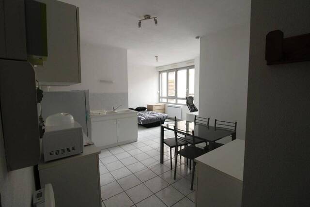 Rent Apartment studio 1 room 27 m² Le Puy-en-Velay 43000