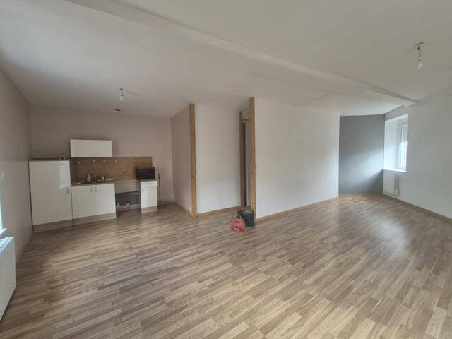 Rent Apartment t3 82 m² Panissières 42360