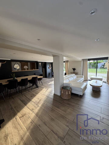 Vente Maison villa 5 pièces 200 m² Roche-la-Molière 42230